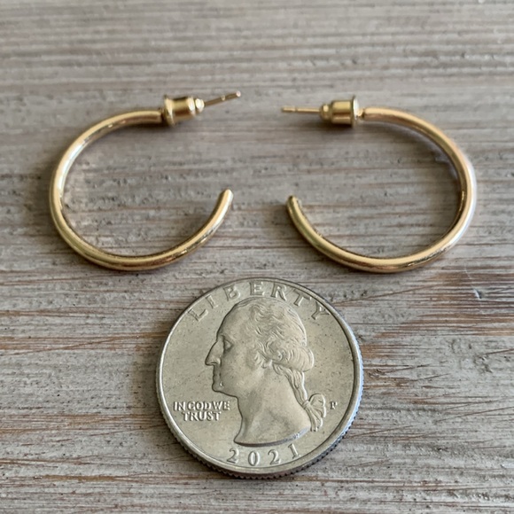 6/$8 Gold Tone Hoop Earrings NEW - Picture 5 of 14
